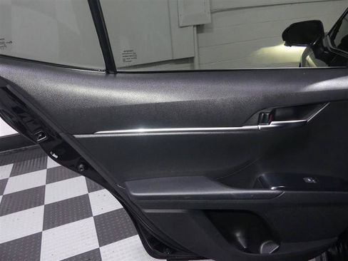Used 2020 Toyota Camry SE w/ Convenience Package FWD image 25