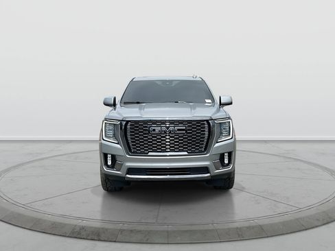 Used 2024 GMC Yukon XL Denali Ultimate AWD/4WD image 3