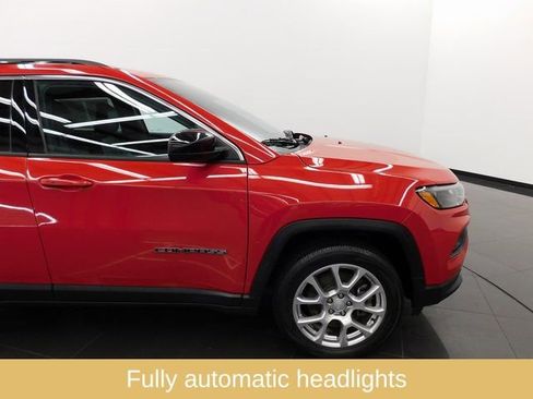 Used 2023 Jeep Compass Latitude image 14