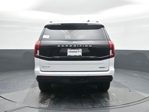 New 2025 Ford Expedition Active image 17