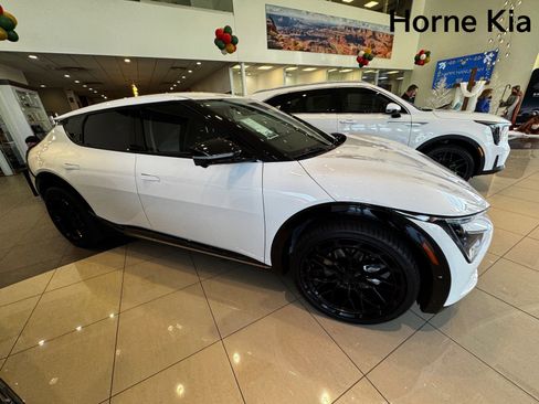 New 2025 Kia EV6 Wind image 3