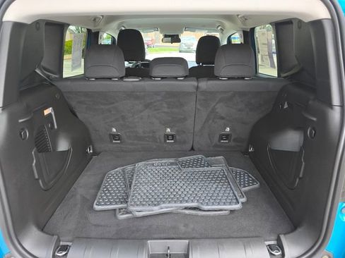 Used 2022 Jeep Renegade Latitude AWD/4WD image 18