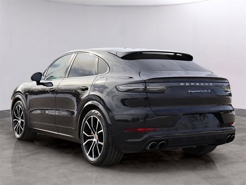 Certified 2023 Porsche Cayenne Turbo S image 3