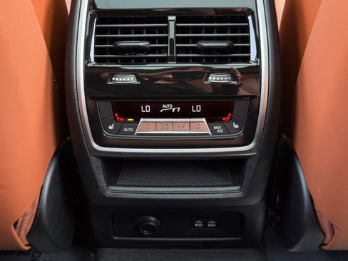 Used 2023 BMW X7 xDrive40i w/ Executive Package AWD/4WD image 42