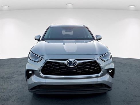 Used 2021 Toyota Highlander XLE image 17