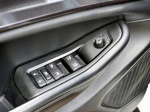 Used 2023 Jeep Grand Cherokee Altitude AWD/4WD image 25