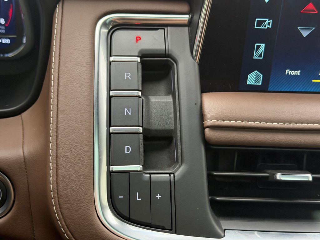 Used 2024 Chevrolet Suburban High Country w/ Advanced Technology Package AWD/4WD image 19