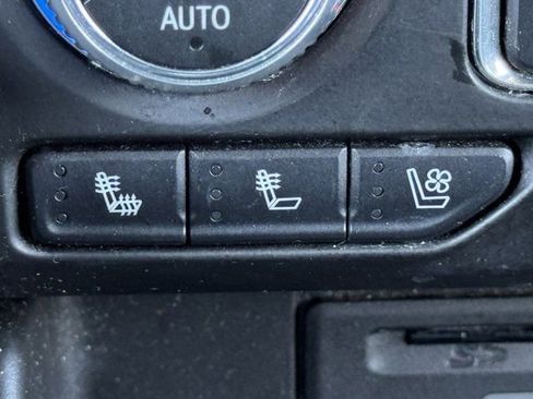 Used 2021 GMC Yukon SLT w/ SLT Premium Package image 21