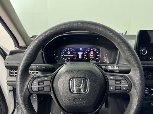 Used 2025 Honda Accord LX image 19
