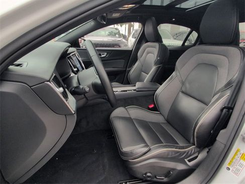 Certified 2024 Volvo S60 B5 Plus image 4