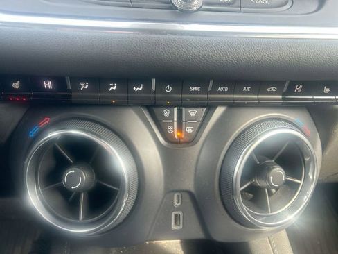 Used 2021 Chevrolet Blazer LT image 23