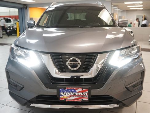 Used 2017 Nissan Rogue SV w/ SV Premium Package AWD/4WD image 17