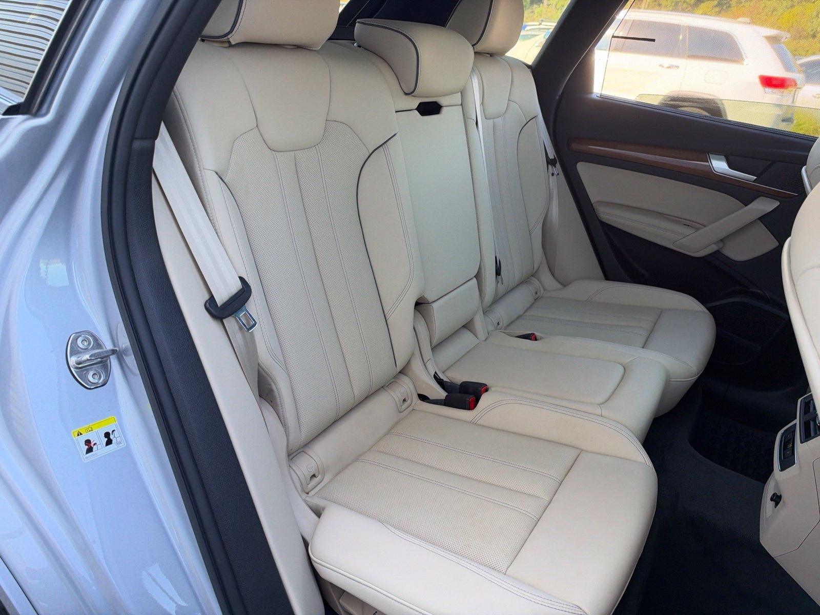 Used 2024 Audi Q5 e Premium Plus w/ Premium Plus Package AWD/4WD image 35