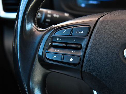 Used 2023 Hyundai Venue SEL w/ Cargo Package image 28