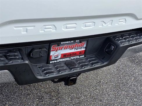 Used 2017 Toyota Tacoma TRD Off-Road image 25