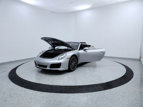 Used 2017 Porsche 911 Carrera 4S image 9