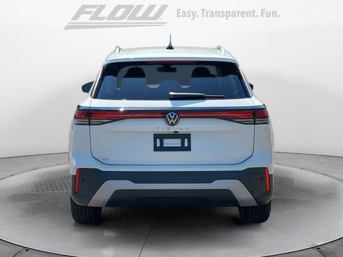New 2026 Volkswagen Tiguan SE FWD image 6
