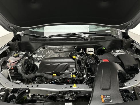 Used 2025 Chevrolet Trax LT w/ LT Convenience Package image 36