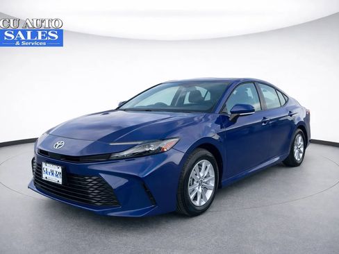 Used 2025 Toyota Camry LE image 3