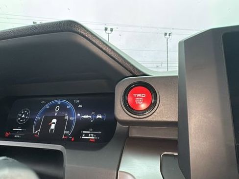 Used 2025 Toyota Tacoma TRD Sport AWD/4WD image 16