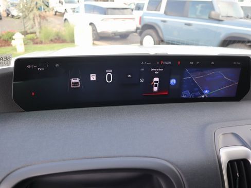 New 2025 Ford Expedition Active image 4