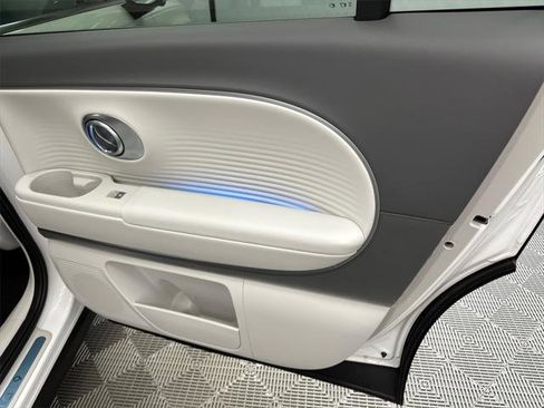 New 2026 Hyundai Ioniq 9 SEL image 17