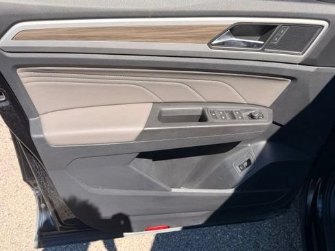 Certified 2023 Volkswagen Atlas SEL AWD/4WD image 9