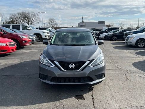 Used 2019 Nissan Sentra SV image 2