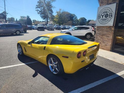 Used 2007 Chevrolet Corvette Coupe w/ Preferred Equipment Group image 3