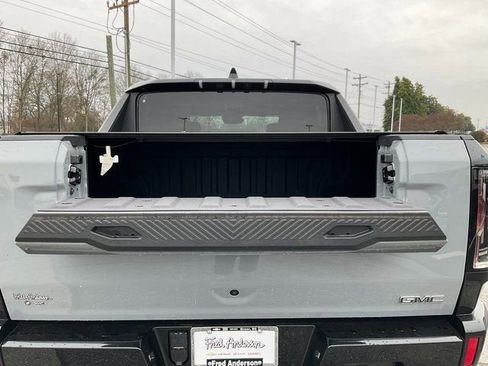 New 2025 GMC Hummer EV 2X image 16