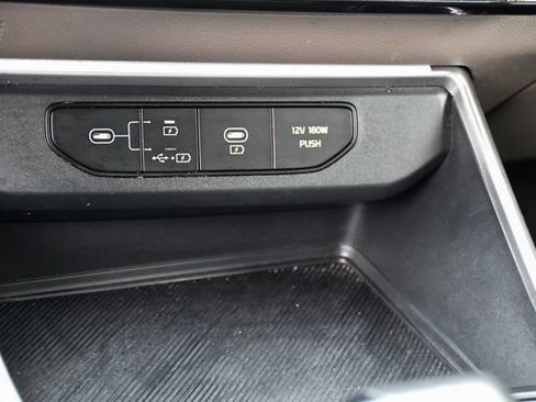 Used 2025 Kia Carnival FWD image 38