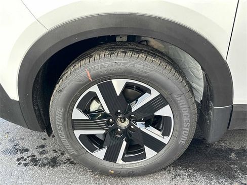 New 2025 Nissan Kicks SV w/ SV Premium Package image 7