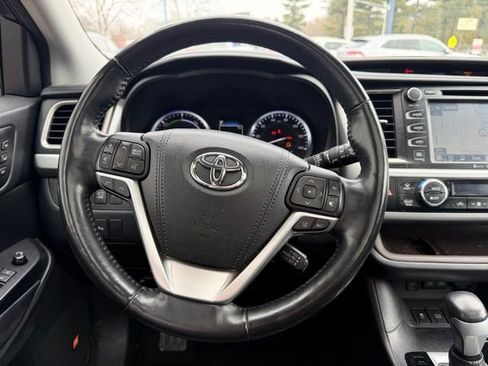 Used 2017 Toyota Highlander Limited Platinum image 23