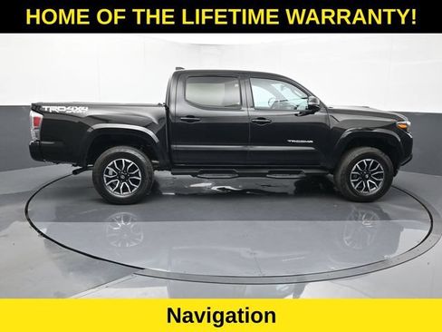 Used 2021 Toyota Tacoma TRD Sport w/ TRD Premium Sport Package AWD/4WD image 7