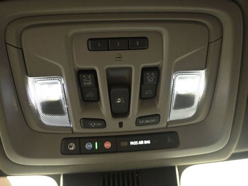 Used 2025 GMC Sierra 2500 Denali w/ Denali Reserve Package AWD/4WD image 21