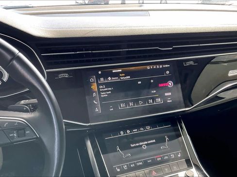 Used 2023 Audi Q7 Premium Plus image 7