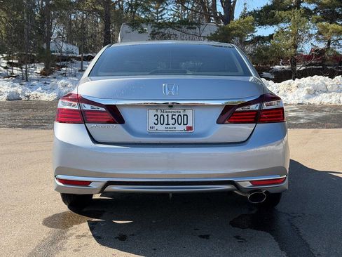 Used 2017 Honda Accord LX image 4