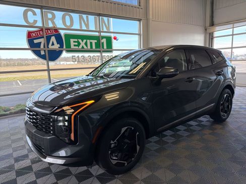 New 2026 Kia Sportage S image 3