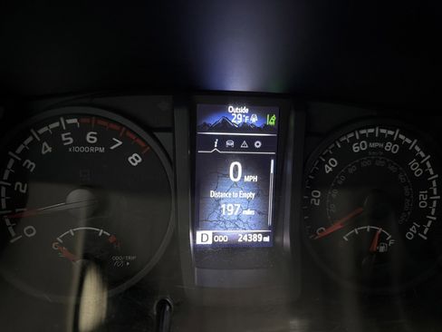 Used 2022 Toyota Tacoma SR w/ SR Convenience Package image 13