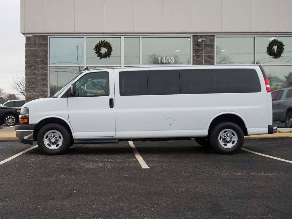 Used 2020 Chevrolet Express 3500 LT w/ LT Preferred Equipment Group RWD image 6