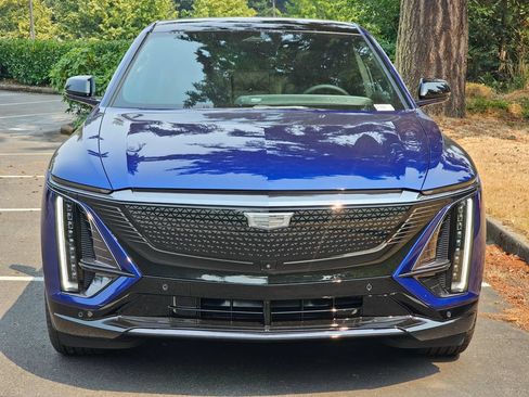 New 2026 Cadillac Lyriq Sport AWD/4WD image 8