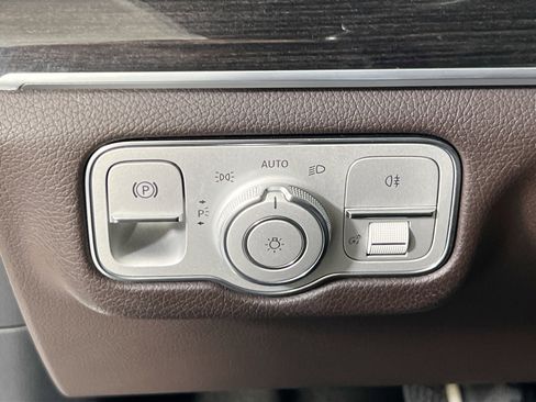 Used 2022 Mercedes-Benz GLE 350 4MATIC image 10