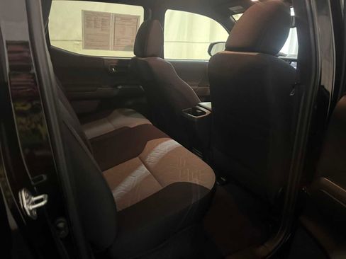 Certified 2023 Toyota Tacoma TRD Off-Road image 25