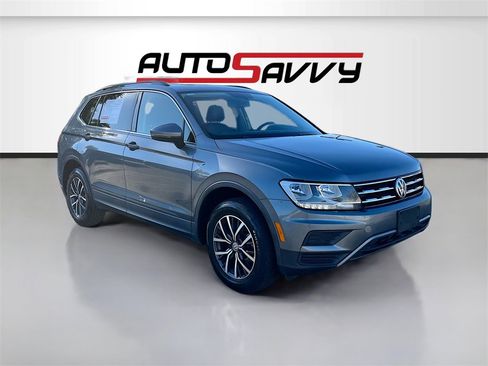 Used 2019 Volkswagen Tiguan SE image 1