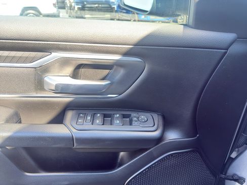 Used 2025 RAM 1500 Big Horn AWD/4WD image 17