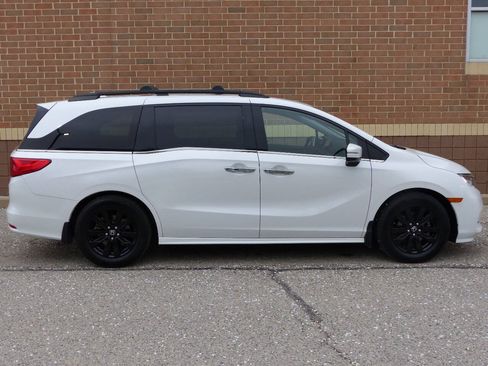 Used 2024 Honda Odyssey Elite image 11