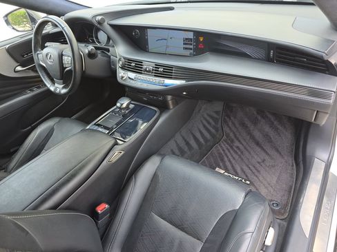Used 2018 Lexus LS 500 F Sport w/ Accessory Package (Z1) RWD image 23