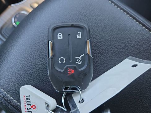 Used 2023 GMC Acadia SLT image 34