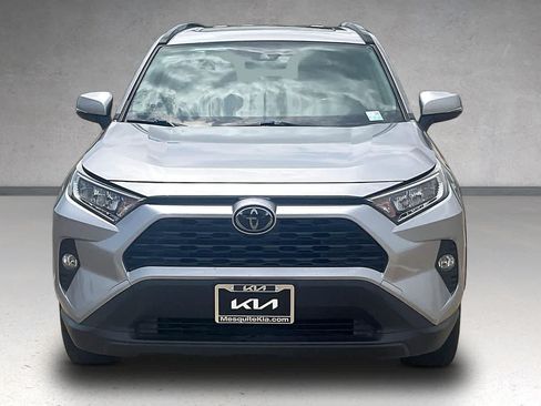 Used 2020 Toyota RAV4 XLE Premium AWD/4WD image 6