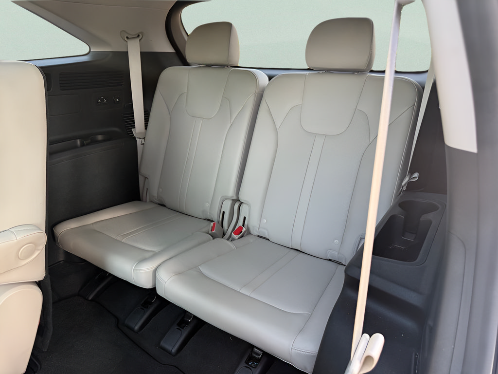 Used 2022 Kia Sorento EX w/ Panoramic Sunroof Package FWD image 13